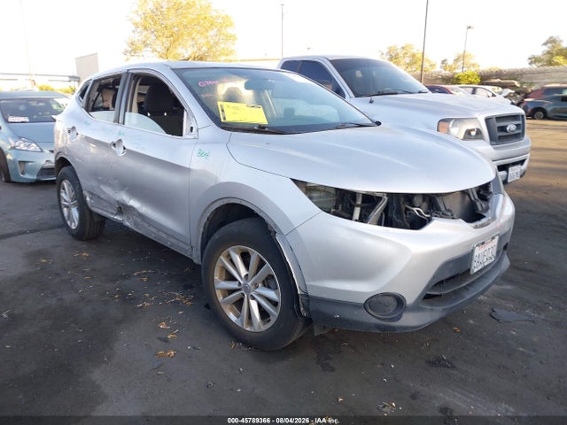 2017 JN1BJ1CP9HW017637 main image