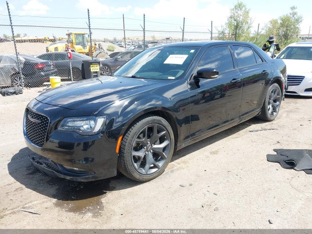 Chrysler 300 300s 2023 2C3CCABG1PH677301 Image 2