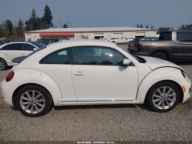 3VWFD7AT0JM700984 Volkswagen Beetle 2.0t Coast/2.0t S