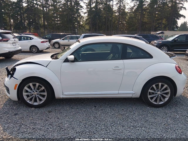 3VWFD7AT0JM700984 Volkswagen Beetle 2.0t Coast/2.0t S