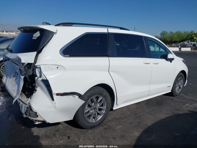 Продажа на аукционе авто 2021 Toyota Sienna Le, vin: 5TDKSKFC0MS039481, номер лота: 45789595