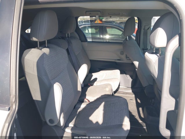 Продажа на аукционе авто 2021 Toyota Sienna Le, vin: 5TDKSKFC0MS039481, номер лота: 45789595