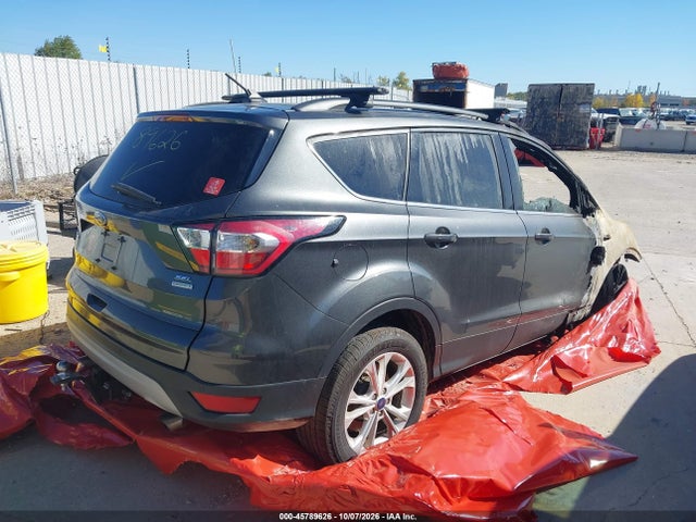 1FMCU0HD4JUA40886 Ford ESCAPE SEL