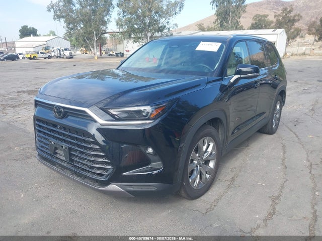 Toyota Grand Highlander Limited 2025 5TDAAAA50SS028480 Image 2