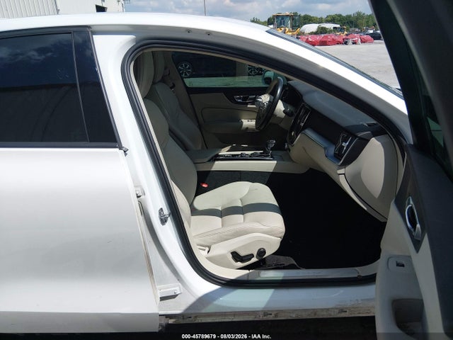 Продаж на аукціоні авто 2020 Volvo S60 T5 Momentum, vin: 7JR102FK9LG044181, номер лоту: 45789679