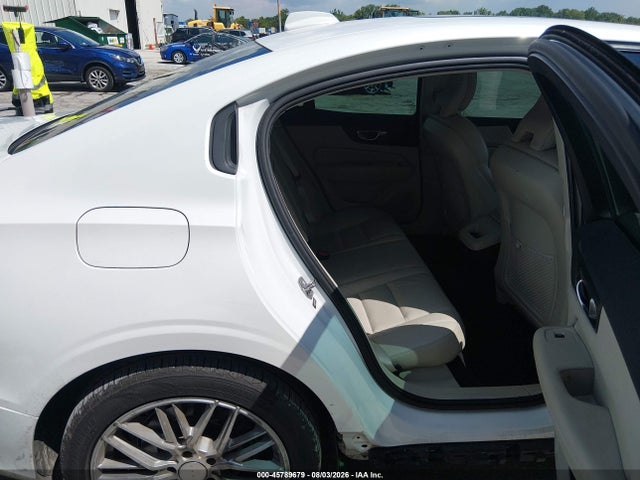Продаж на аукціоні авто 2020 Volvo S60 T5 Momentum, vin: 7JR102FK9LG044181, номер лоту: 45789679