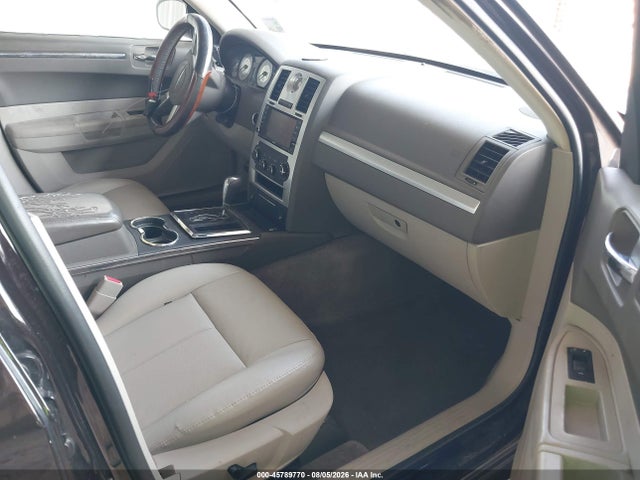 2010 Chrysler 300 Touring/signature Series/executive Series მანქანა იყიდება აუქციონზე, vin: 2C3CA5CV7AH180433, აუქციონის ნომერი: 45789770