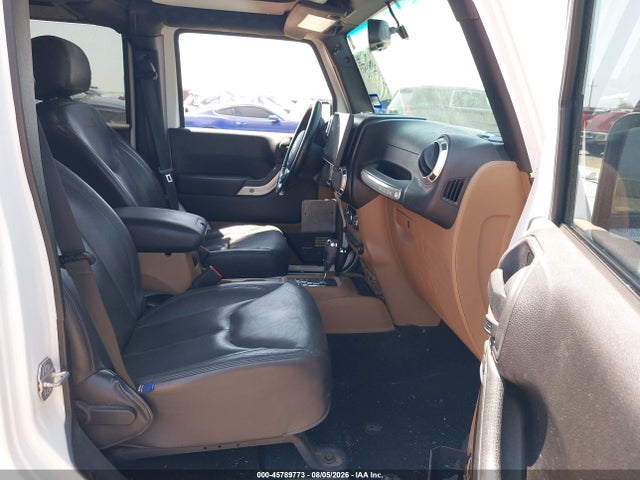 2015 Jeep Wrangler Unlimited Sahara მანქანა იყიდება აუქციონზე, vin: 1C4BJWEG2FL613064, აუქციონის ნომერი: 45789773