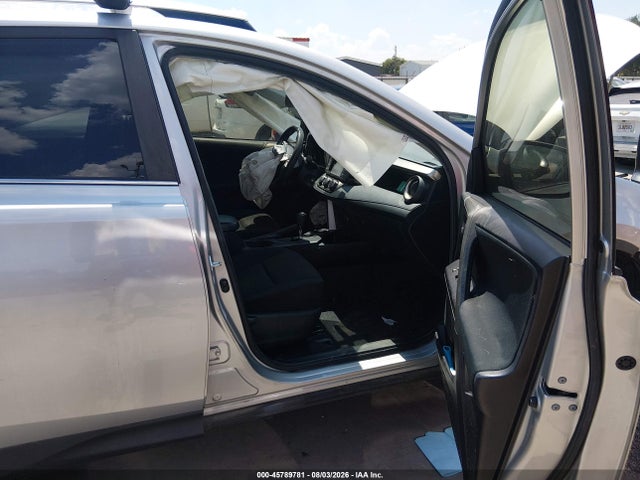 2015 Toyota Rav4 Le მანქანა იყიდება აუქციონზე, vin: JTMZFREV1FJ053792, აუქციონის ნომერი: 45789781