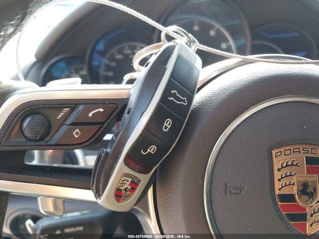 45789899 :رقم المزاد ، WP1AA2A25HKA86191 vin ، 2017 Porsche Cayenne Platinum Edition مزاد بيع