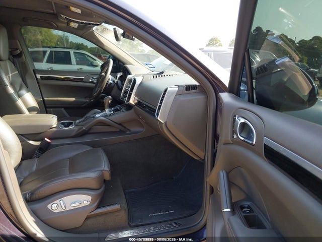 45789899 :رقم المزاد ، WP1AA2A25HKA86191 vin ، 2017 Porsche Cayenne Platinum Edition مزاد بيع