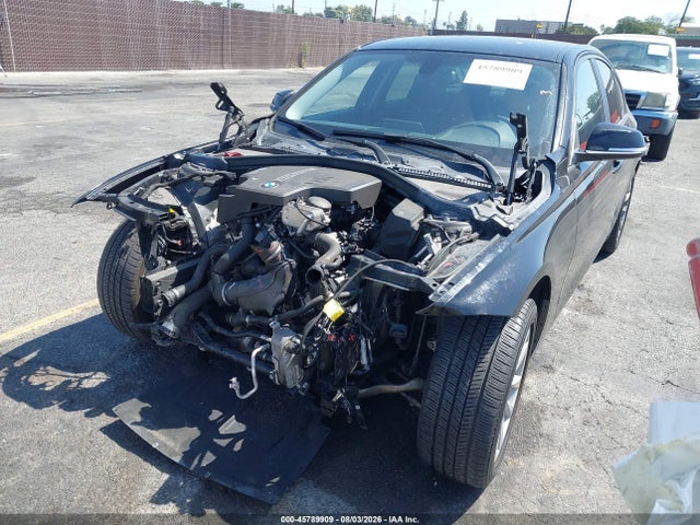 45789909 :رقم المزاد ، WBA8A9C39HK864567 vin ، 2017 Bmw 320i مزاد بيع