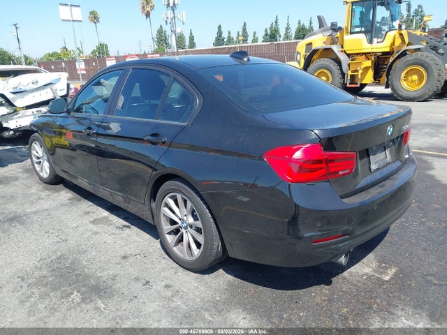 45789909 :رقم المزاد ، WBA8A9C39HK864567 vin ، 2017 Bmw 320i مزاد بيع