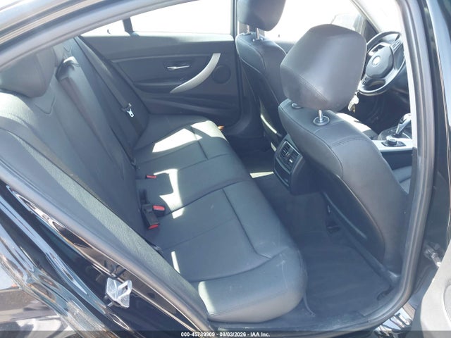 45789909 :رقم المزاد ، WBA8A9C39HK864567 vin ، 2017 Bmw 320i مزاد بيع
