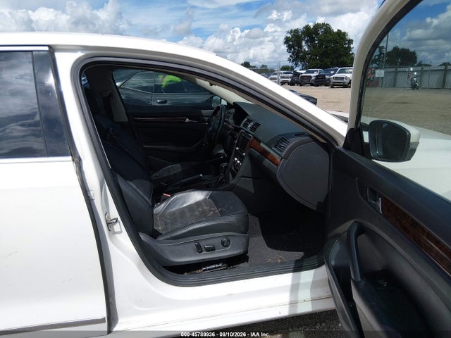 45789936 :رقم المزاد ، 1VWCN7A38DC030364 vin ، 2013 Volkswagen Passat 2.0l Tdi Sel Premium مزاد بيع