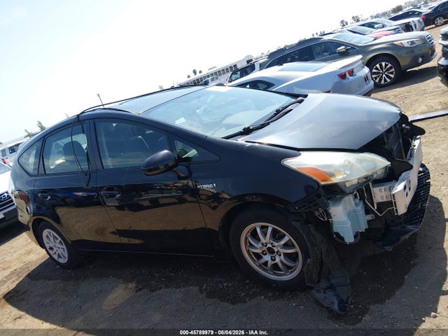 Toyota Prius V Three 2014 JTDZN3EU2E3322408 Image 13