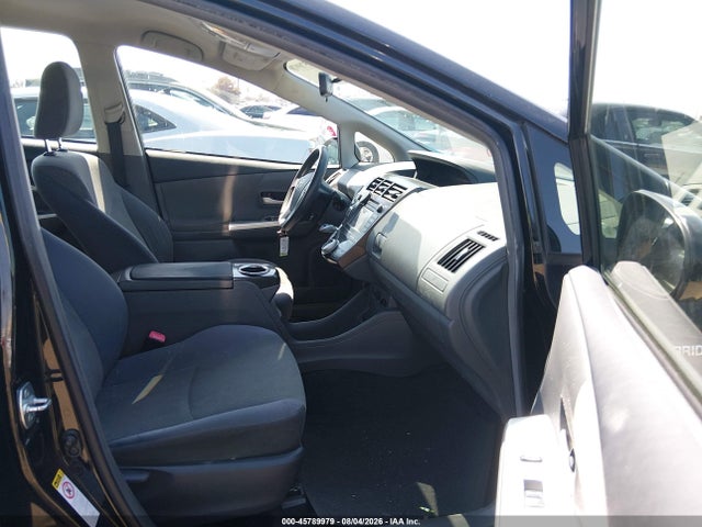 Toyota Prius V Three 2014 JTDZN3EU2E3322408 Image 5