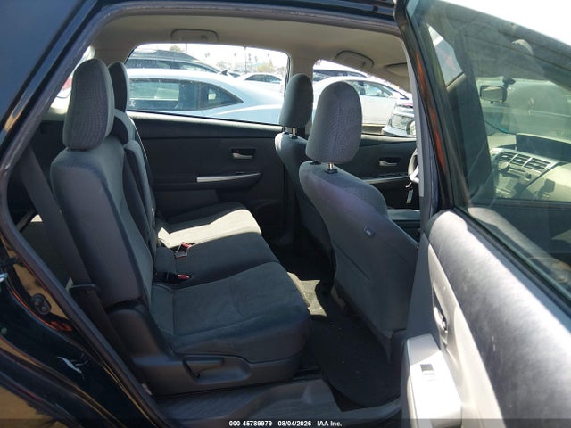 Toyota Prius V Three 2014 JTDZN3EU2E3322408 Image 8