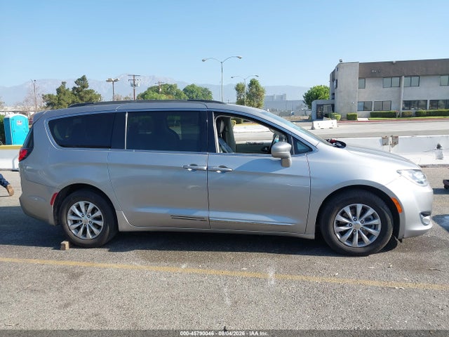 Chrysler Pacifica Touring-l 2017 2C4RC1BG8HR583675 Image 13