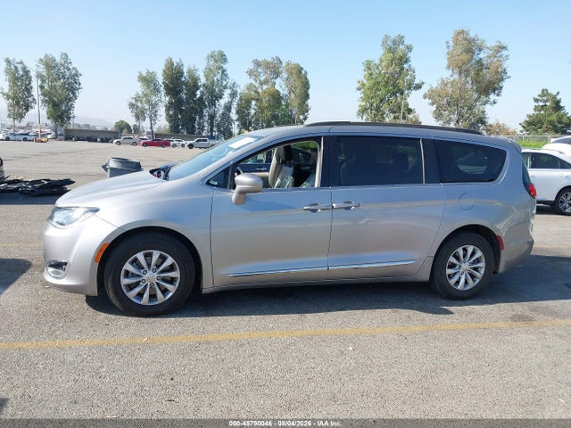 Chrysler Pacifica Touring-l 2017 2C4RC1BG8HR583675 Image 14