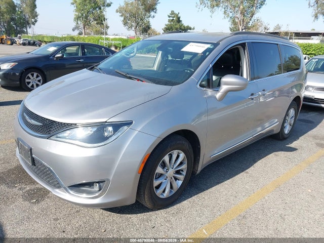 Chrysler Pacifica Touring-l 2017 2C4RC1BG8HR583675 Image 2