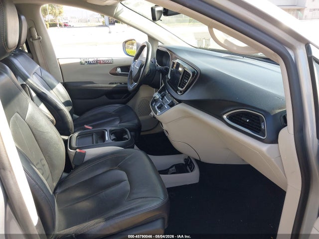 Chrysler Pacifica Touring-l 2017 2C4RC1BG8HR583675 Image 5