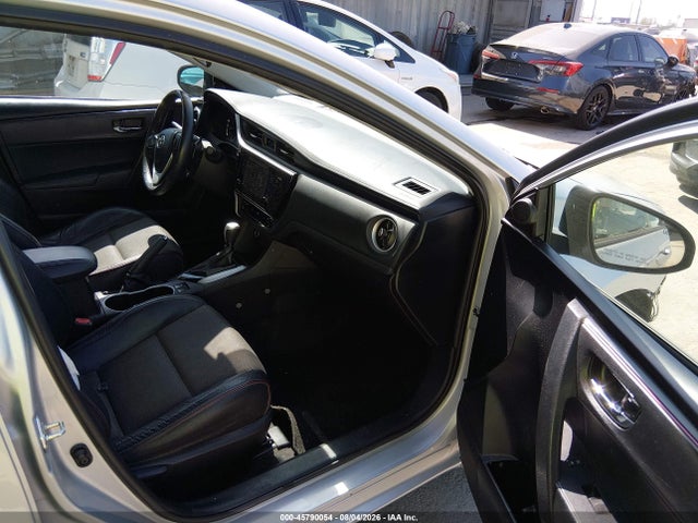 5YFBURHE6HP589414 Toyota Corolla Se Special Edition
