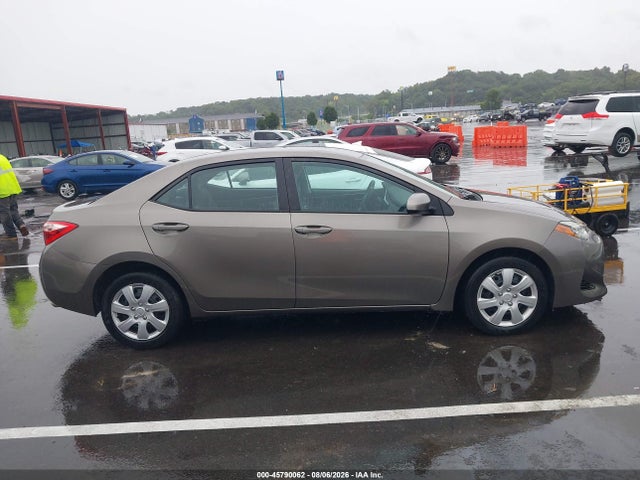 45790062 :رقم المزاد ، 5YFBURHE2HP678302 vin ، 2017 Toyota Corolla Le مزاد بيع