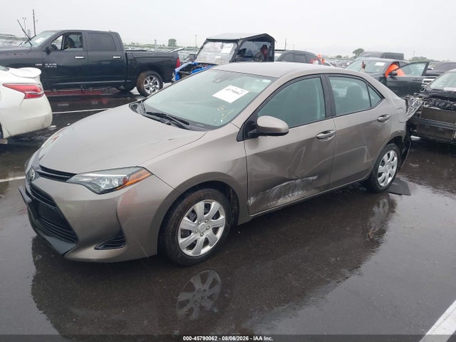 45790062 :رقم المزاد ، 5YFBURHE2HP678302 vin ، 2017 Toyota Corolla Le مزاد بيع