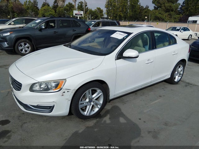 45790069 :رقم المزاد ، YV1612TB1F1309098 vin ، 2015 Volvo S60 T5 Premier مزاد بيع