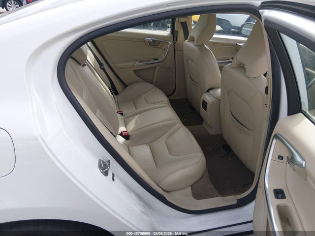 45790069 :رقم المزاد ، YV1612TB1F1309098 vin ، 2015 Volvo S60 T5 Premier مزاد بيع