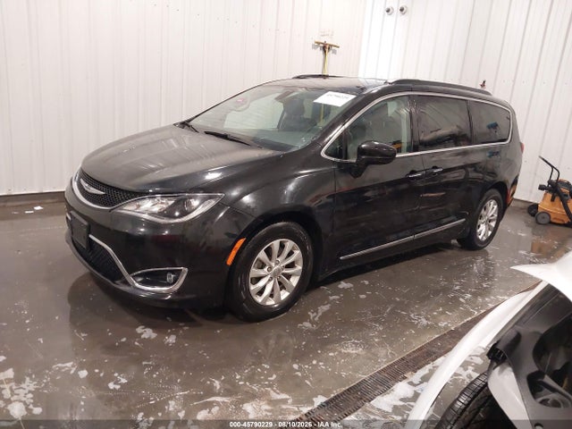 45790229 :رقم المزاد ، 2C4RC1BG8HR539708 vin ، 2017 Chrysler Pacifica Touring-l مزاد بيع
