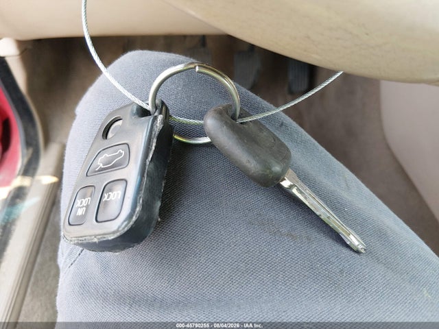45790255 :رقم المزاد ، YV1NC53D41J019519 vin ، 2001 Volvo C70 Ht مزاد بيع