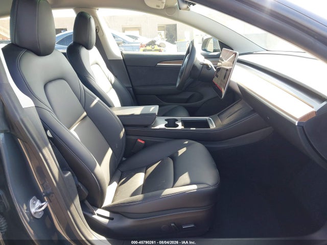 45790261 :رقم المزاد ، 5YJ3E1EB4NF181188 vin ، 2022 Tesla Model 3 Long Range Dual Motor All-wheel Drive مزاد بيع