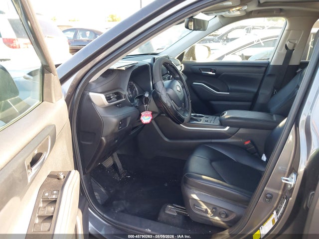5TDHZRBH7NS561882 Toyota Highlander Xle