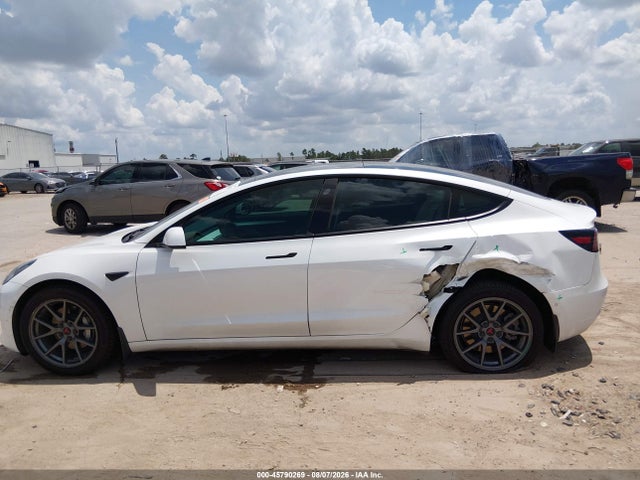 45790269 :رقم المزاد ، 5YJ3E1EB4NF115692 vin ، 2022 Tesla Model 3 Long Range Dual Motor All-wheel Drive مزاد بيع