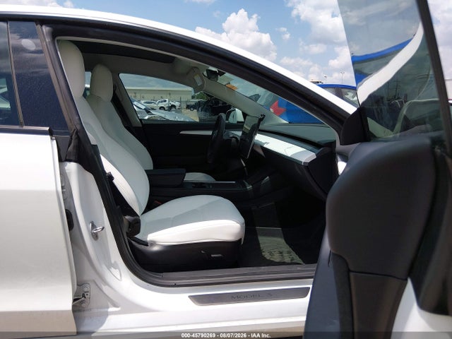45790269 :رقم المزاد ، 5YJ3E1EB4NF115692 vin ، 2022 Tesla Model 3 Long Range Dual Motor All-wheel Drive مزاد بيع