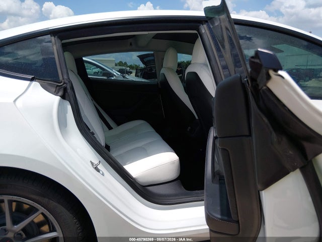 45790269 :رقم المزاد ، 5YJ3E1EB4NF115692 vin ، 2022 Tesla Model 3 Long Range Dual Motor All-wheel Drive مزاد بيع