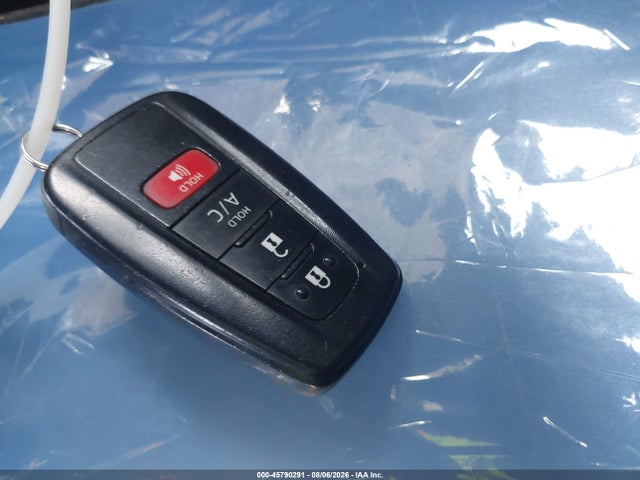 2021 Toyota Prius Prime Le მანქანა იყიდება აუქციონზე, vin: JTDKAMFP7M3180647, აუქციონის ნომერი: 45790291