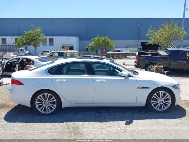 Jaguar Xf 20d Prestige 2017 SAJBE4BN5HCY31368 Image 13