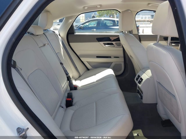 Jaguar Xf 20d Prestige 2017 SAJBE4BN5HCY31368 Image 8