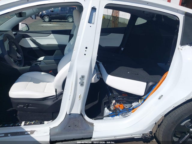 45790299 :رقم المزاد ، 7SAYGDEE3TF431581 vin ، 2026 Tesla Model Y All-wheel Drive/long Range Launch Series/premium All-wheel Drive مزاد بيع