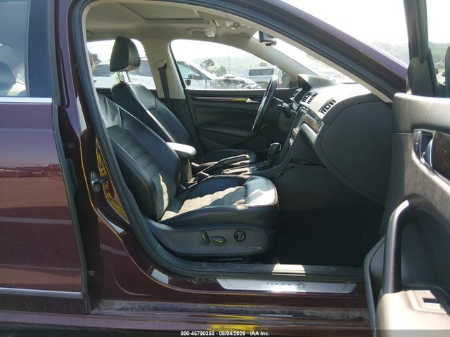 2014 Volkswagen Passat 1.8t Sel Premium მანქანა იყიდება აუქციონზე, vin: 1VWCT7A36EC044996, აუქციონის ნომერი: 45790350