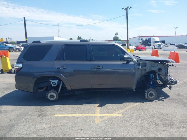 Продажа на аукционе авто 2022 Toyota 4runner Sr5, vin: JTEMU5JR0N6020734, номер лота: 45790355
