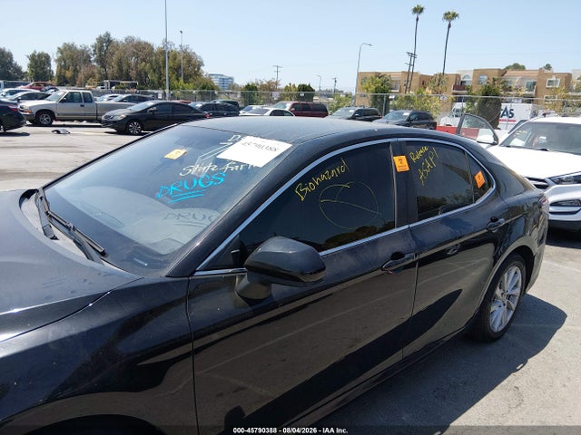 Toyota CAMRY LE 2022 4T1C11AK5NU641978 Image 13