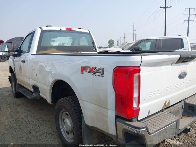 1FTRF3BA5REC28041 Ford F-350 Xl