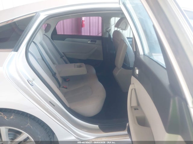 Hyundai SONATA ECO 2017 5NPE24AA0HH443486 Image 8