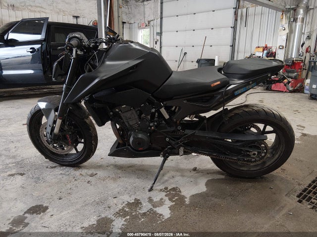 KTM 790 Duke 2020 VBKTU6407LM776894 Image 13