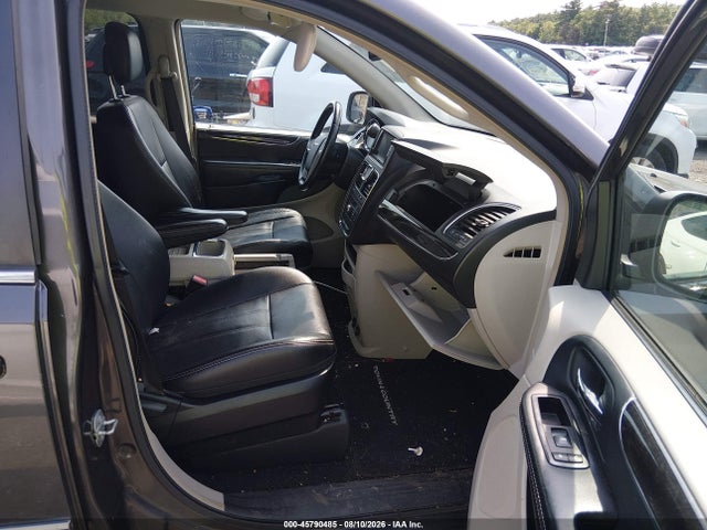 2015 Chrysler Town & Country Touring მანქანა იყიდება აუქციონზე, vin: 2C4RC1BG7FR572275, აუქციონის ნომერი: 45790485
