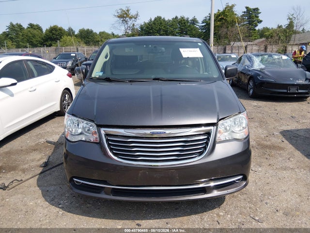 2015 Chrysler Town & Country Touring მანქანა იყიდება აუქციონზე, vin: 2C4RC1BG7FR572275, აუქციონის ნომერი: 45790485
